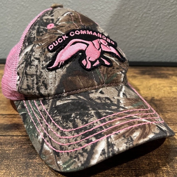 Duck Commander Pink And Camo Distressed Trucker Hat Adjustable Strapback Cap - Picture 1 of 8